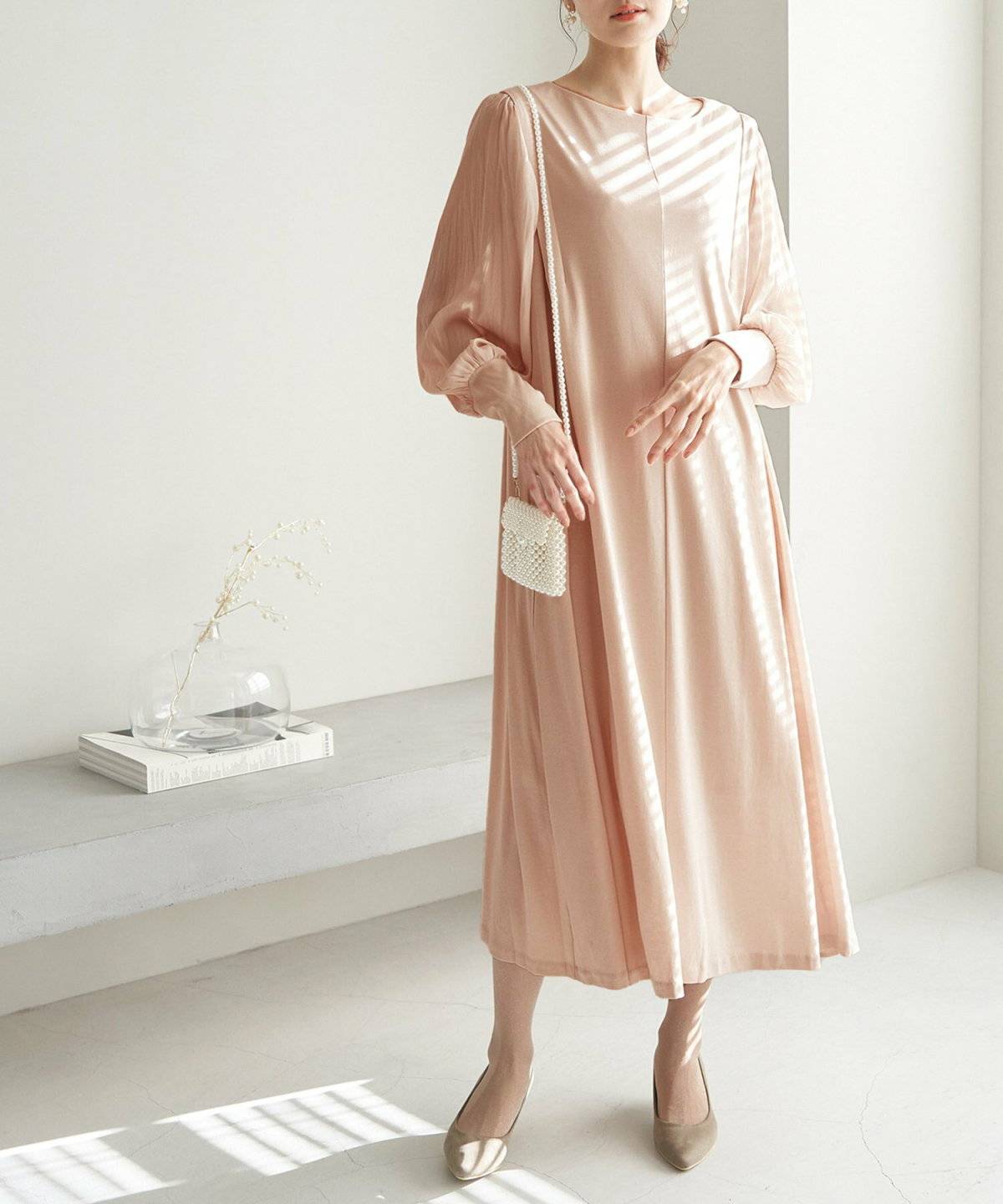 ドレスコーデの女性