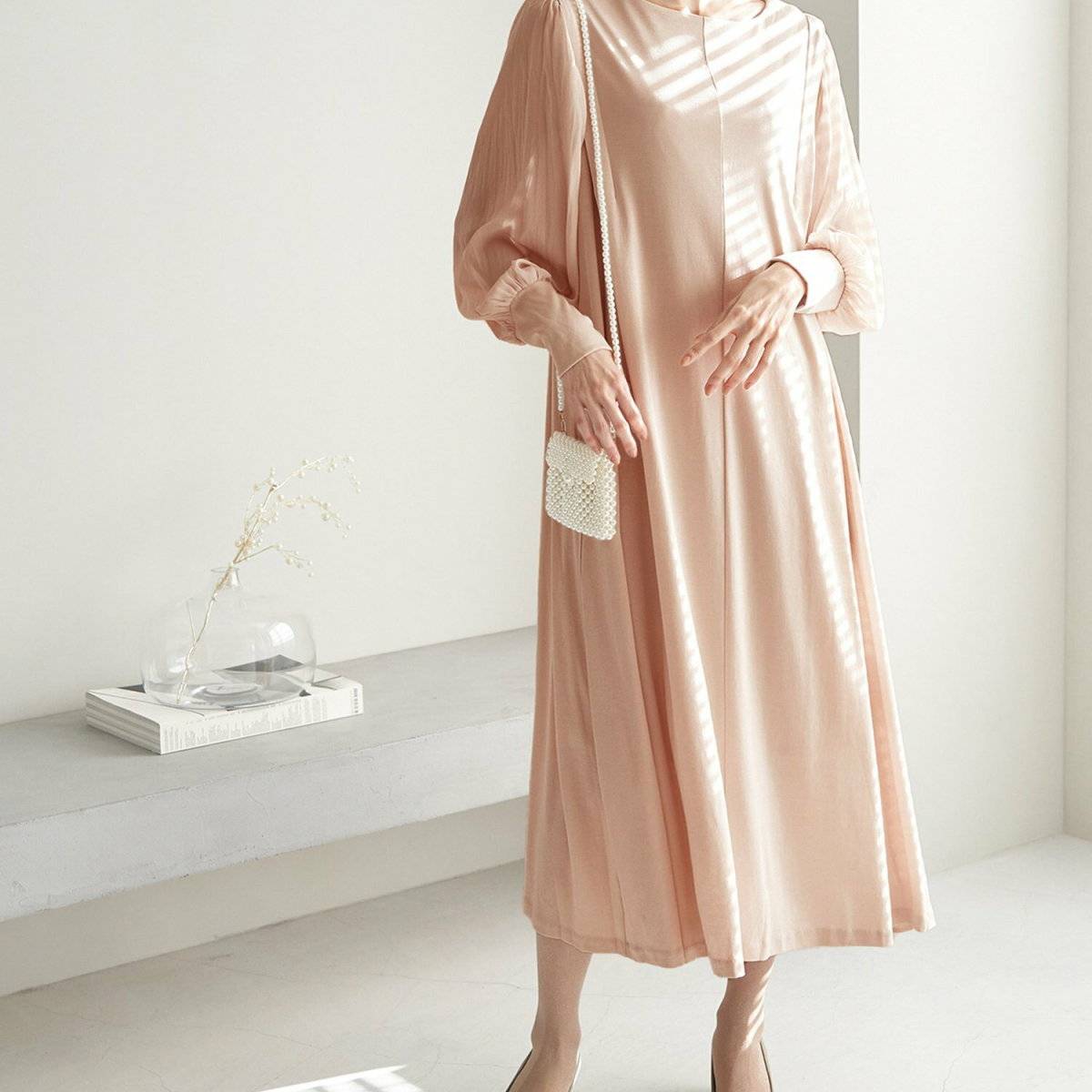 ドレスコーデの女性