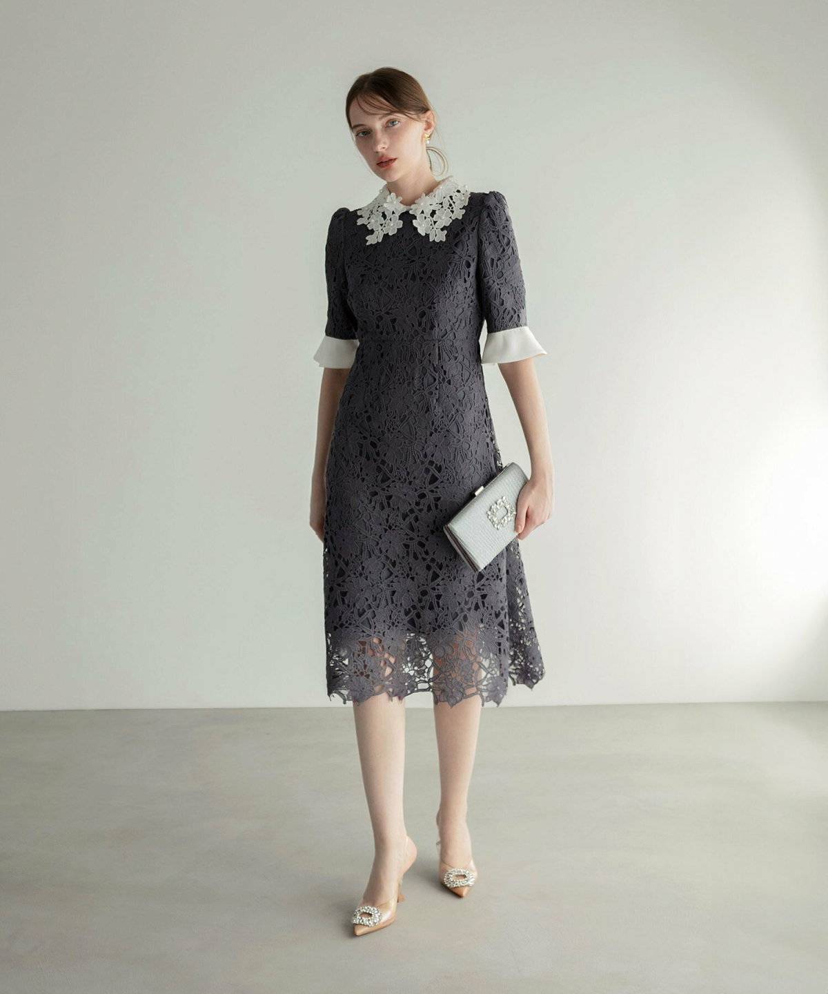 ドレスコーデの女性