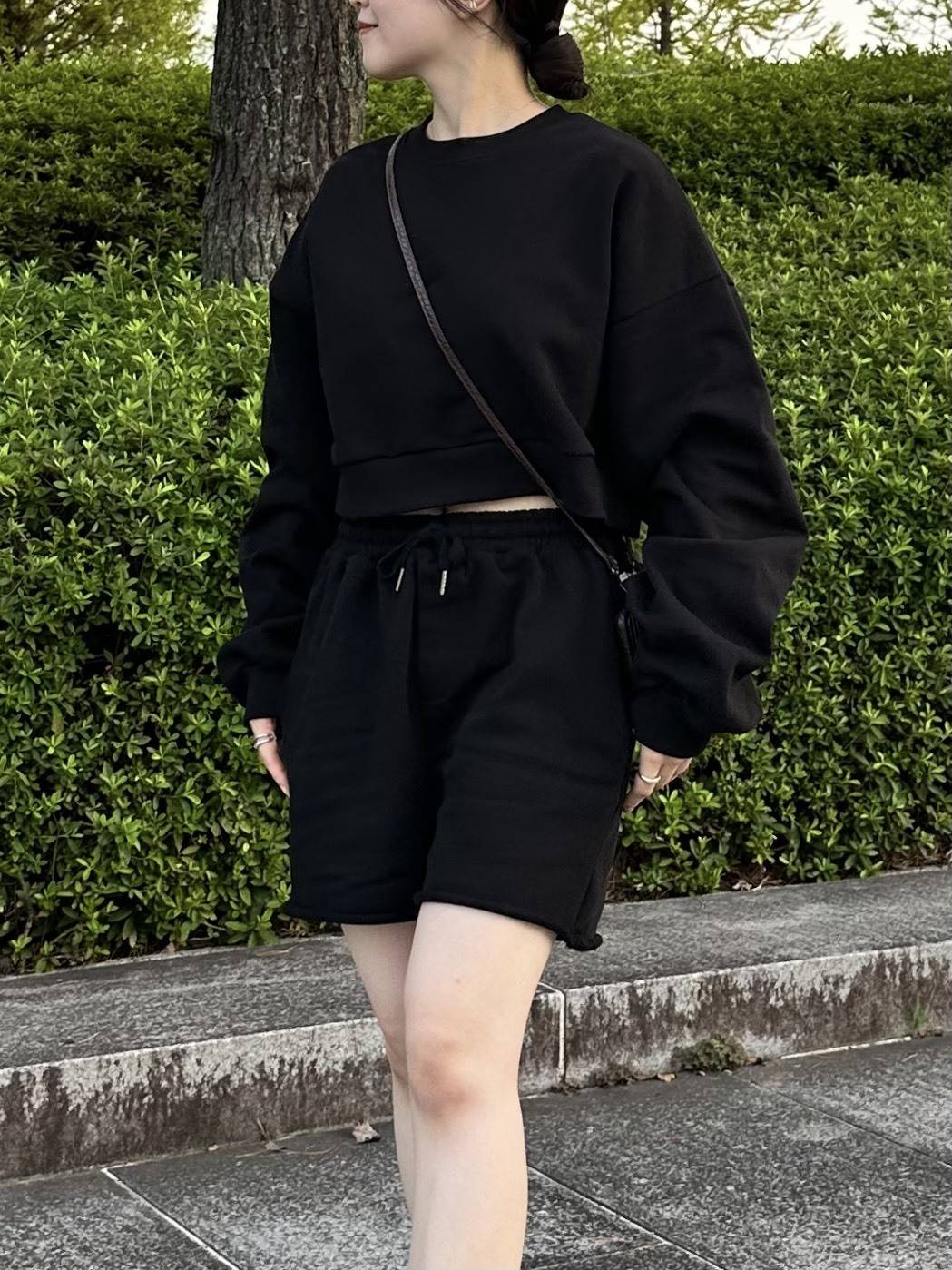 スウェット×ハーフパンツのセットアップコーデ