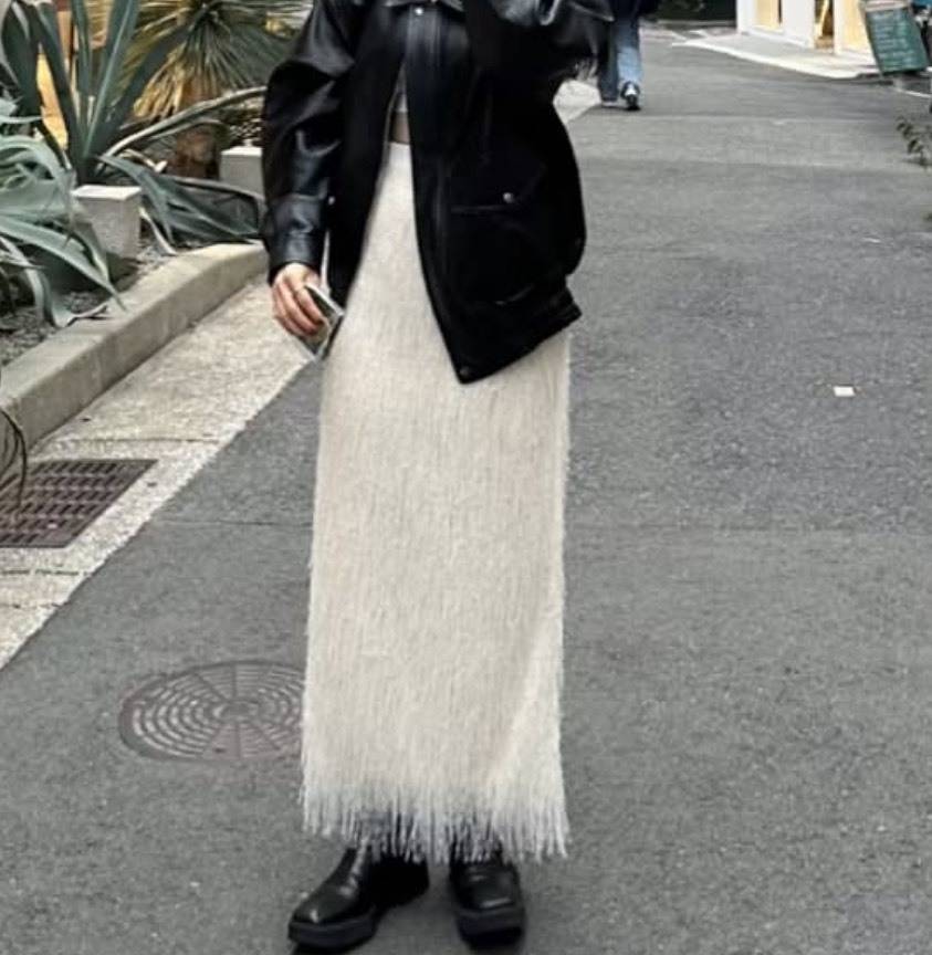 フリンジタイトスカートコーデ