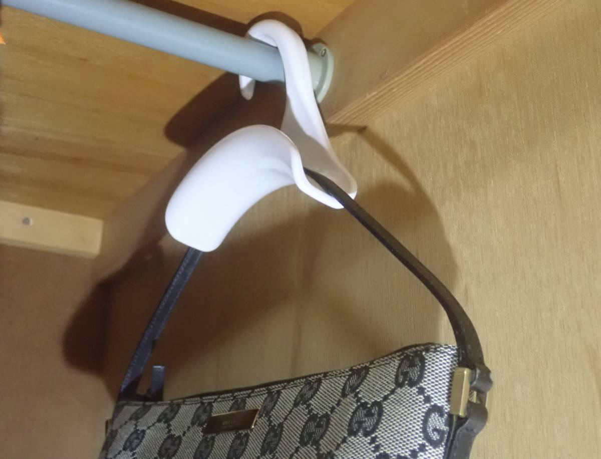 ダイソーのバッグハンガー