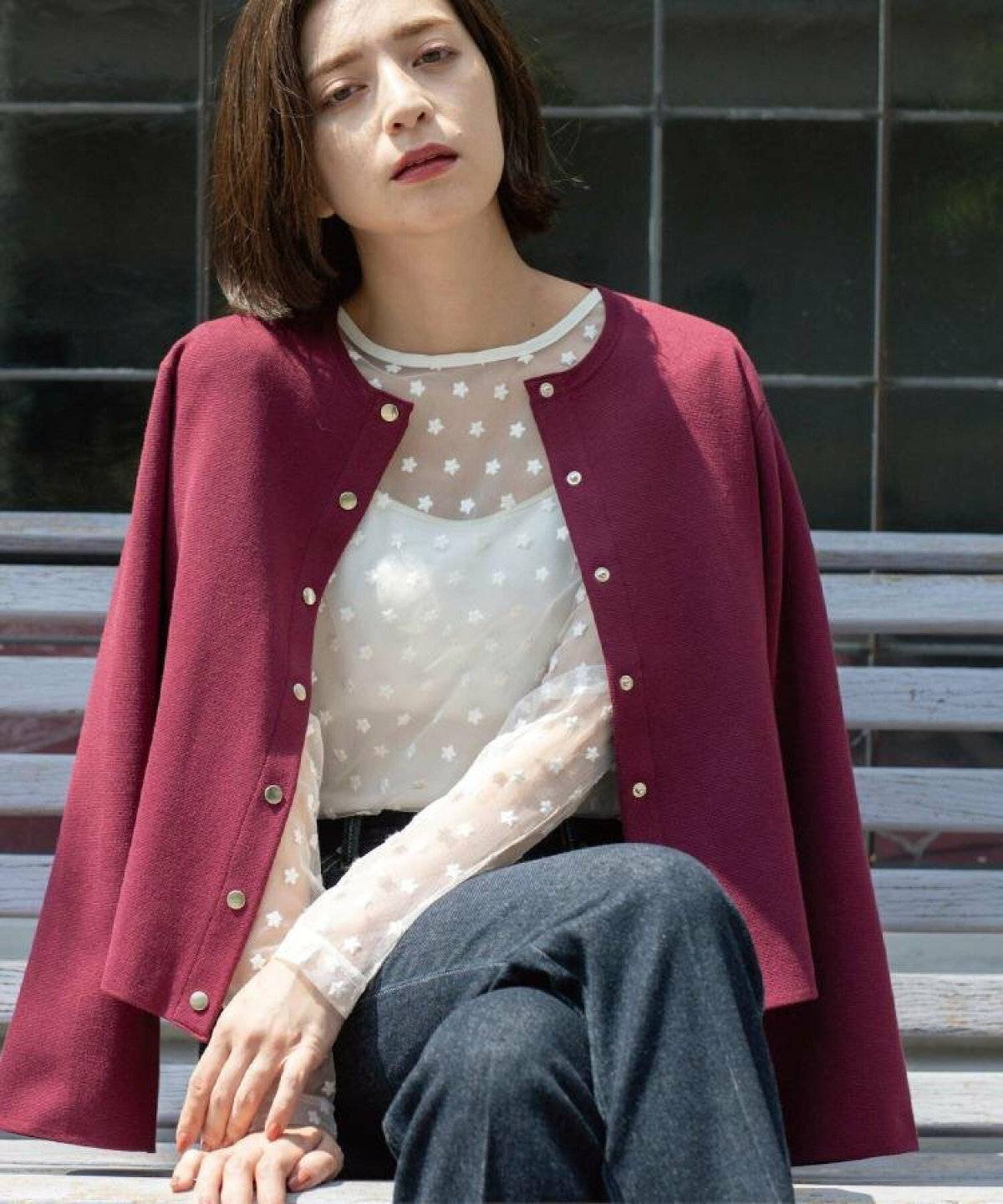 カーディガン肩掛けスタイル