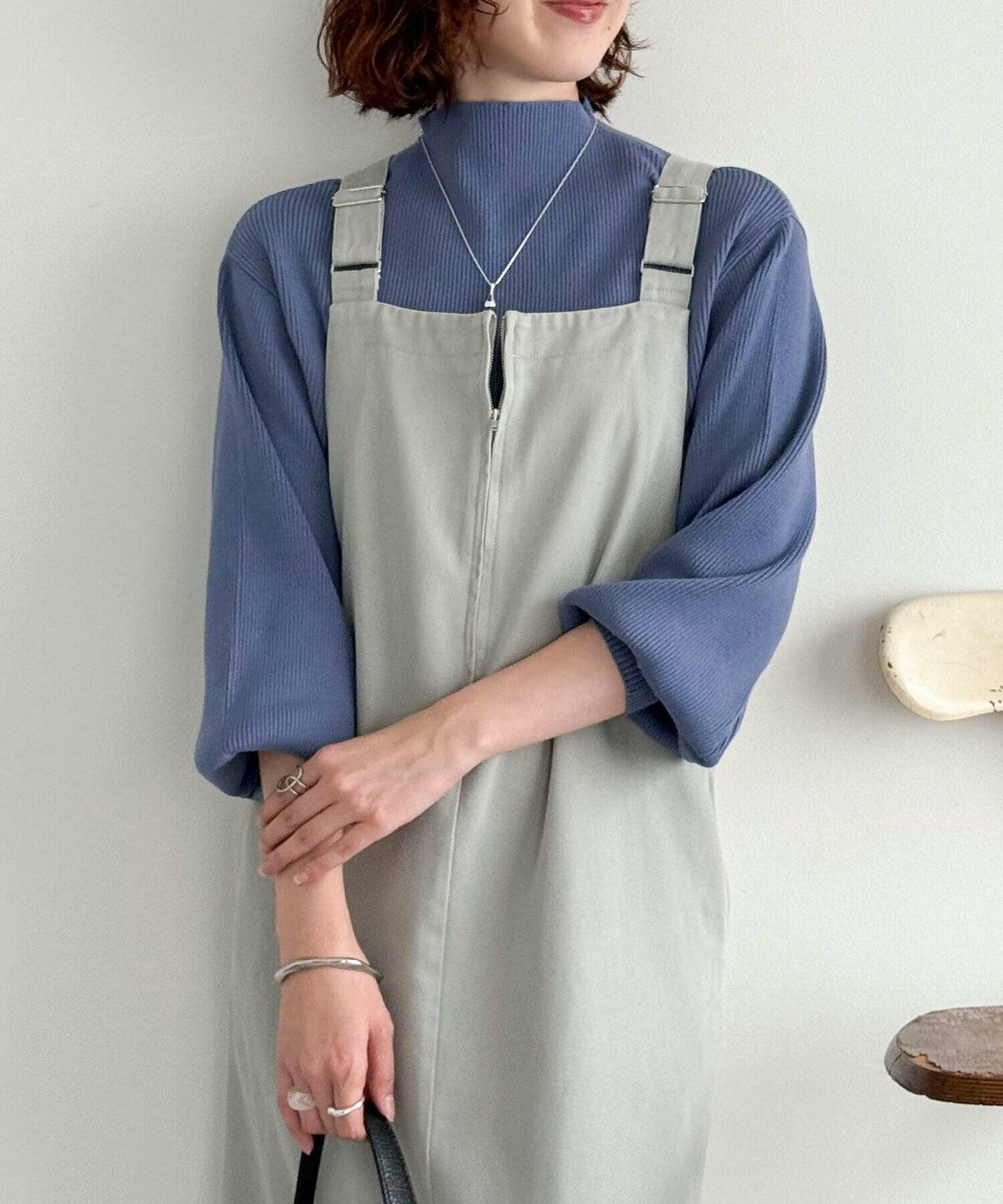 ボリュームスリーブニットコーデ