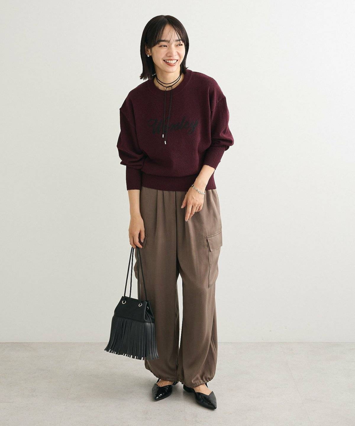 パンツコーデの女性