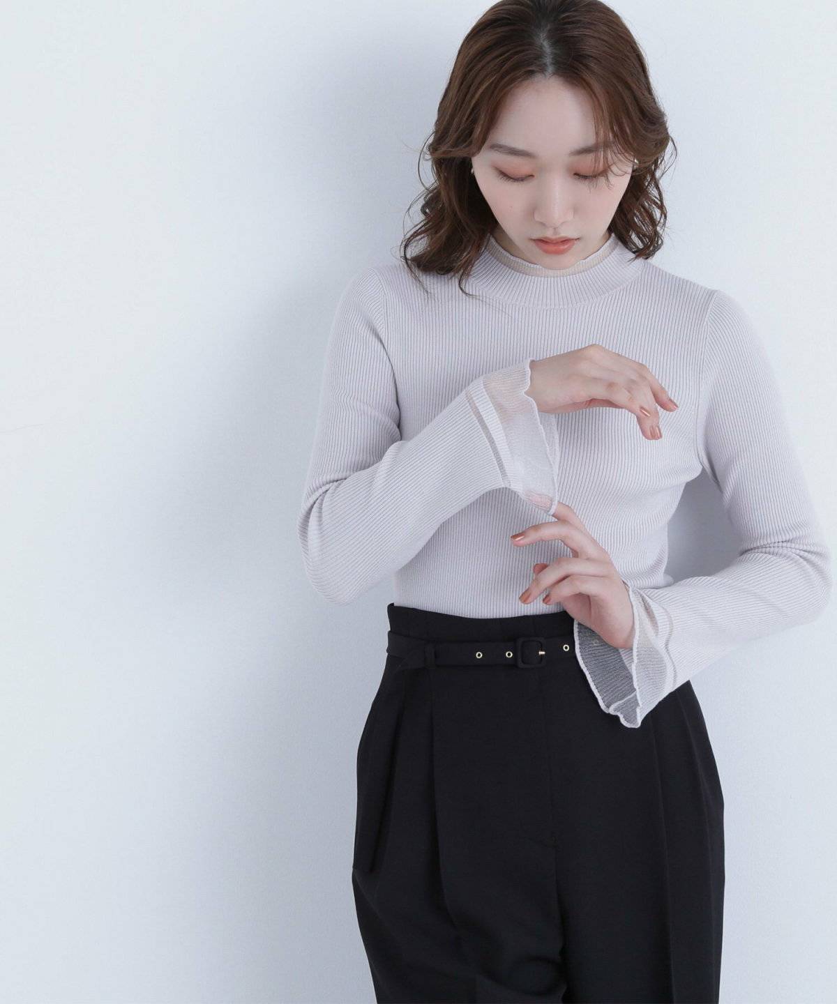 スカートコーデの女性