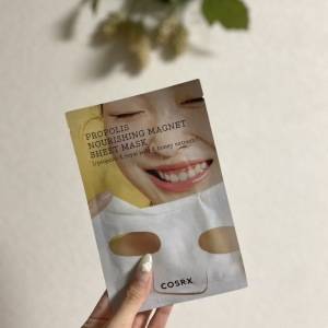 乾く季節のトラブル肌に。密着して美容成分をぐんぐん届ける【COSRX】プロポリスシートマスク