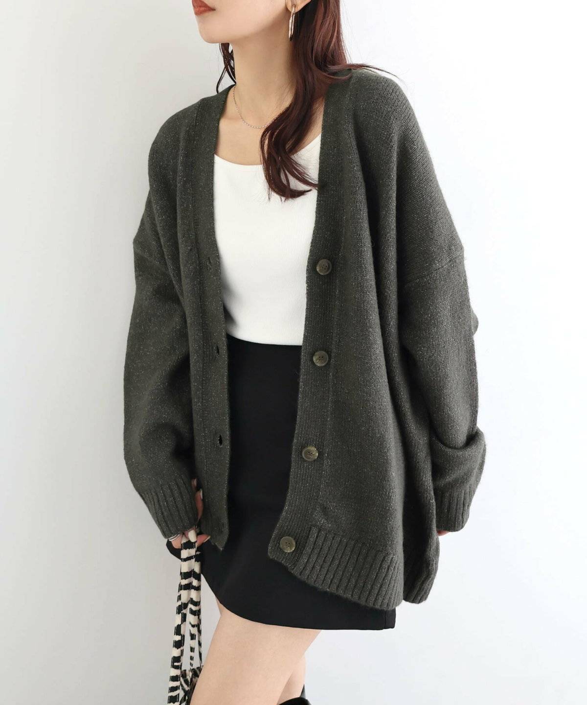 スカートコーデの女性