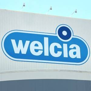  ウエルシアの看板 
