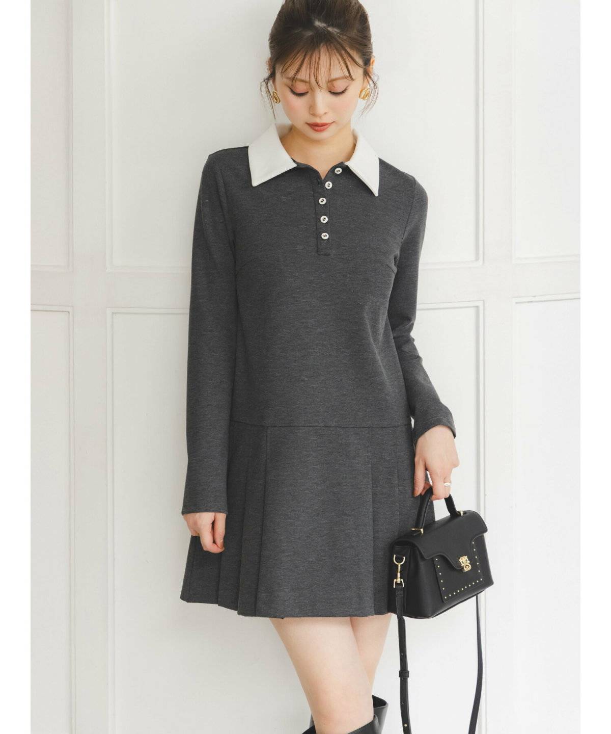 ワンピースコーデの女性