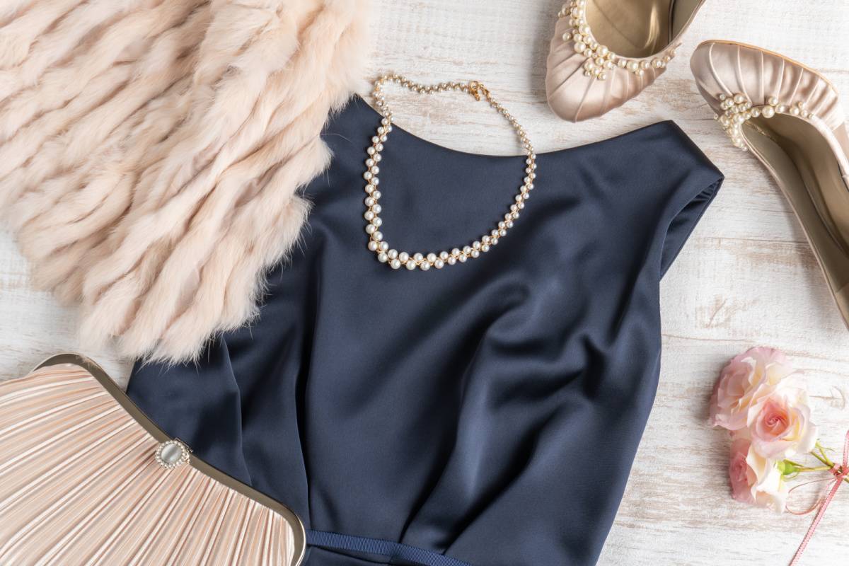 結婚式用のワンピースや小物