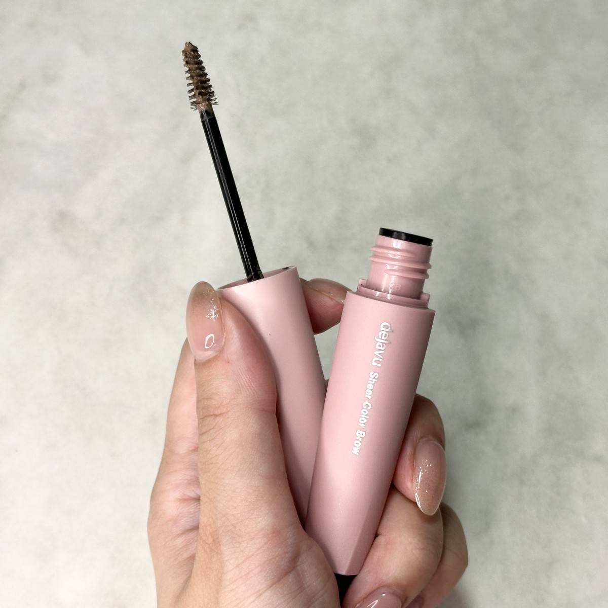 眉メイクが苦手な人、絶対見て……。テクニック要らずの「最強アイブロウ」