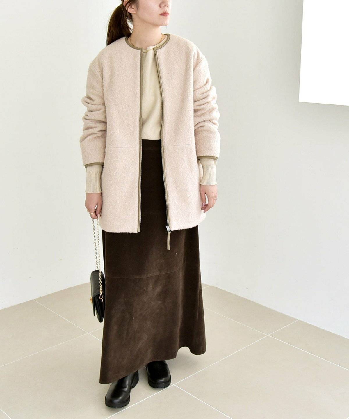 スカートコーデの女性