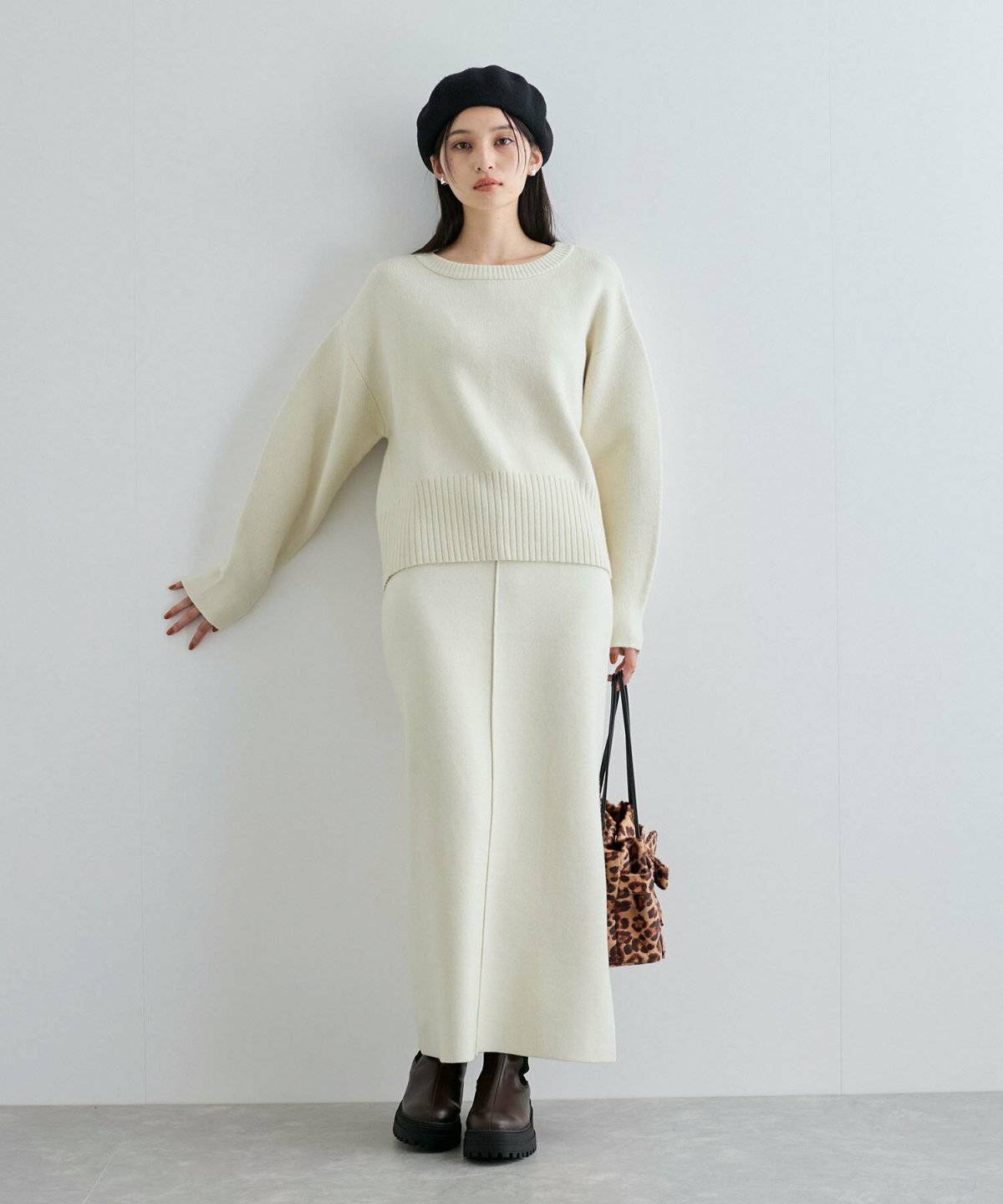 スカートコーデの女性