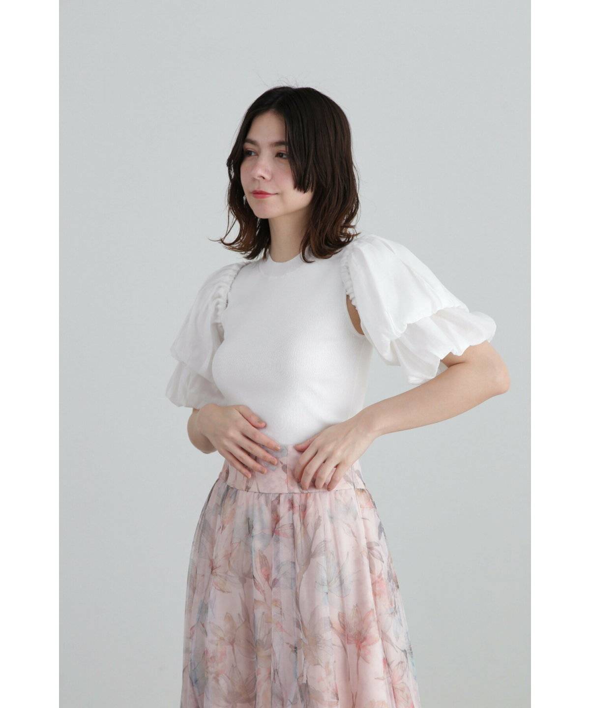 スカートコーデの女性