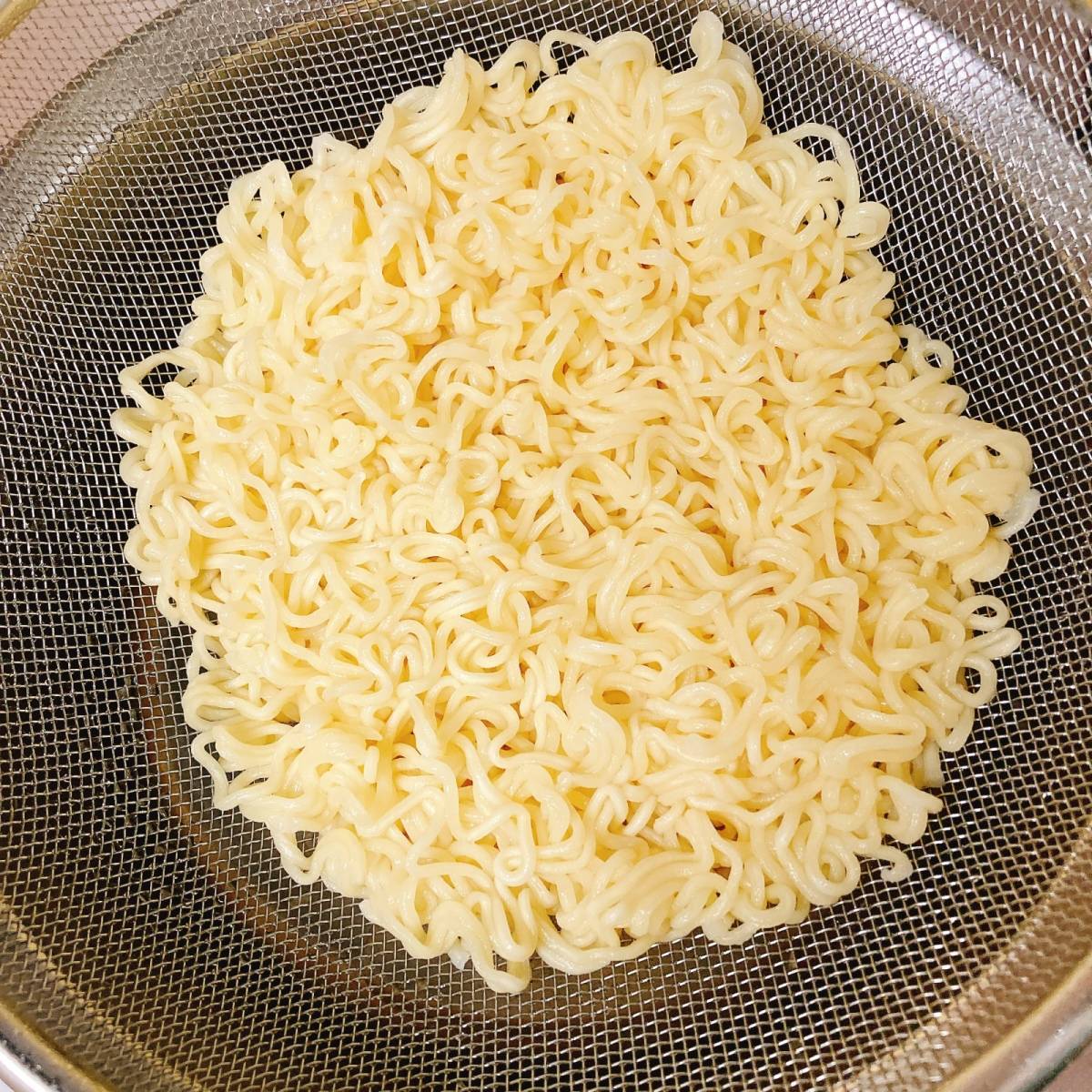 サッポロ一番公式の「パッタイ風みそ焼きそば」のレシピ