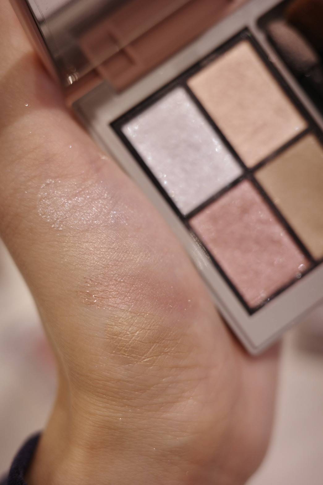 ETVOS ミネラルクラッシィシャドー