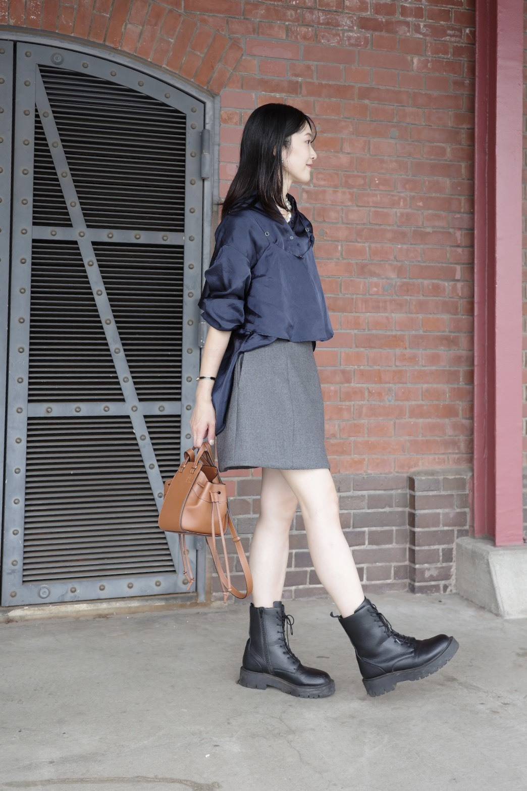 秋冬のトレンド「ミニボトム」コーデ