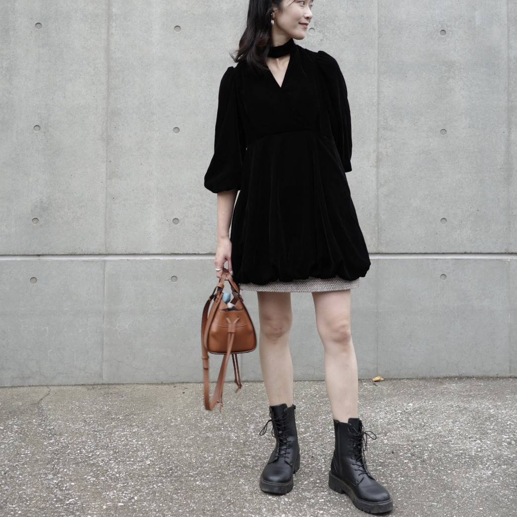 秋冬のトレンド「ミニボトム」コーデ