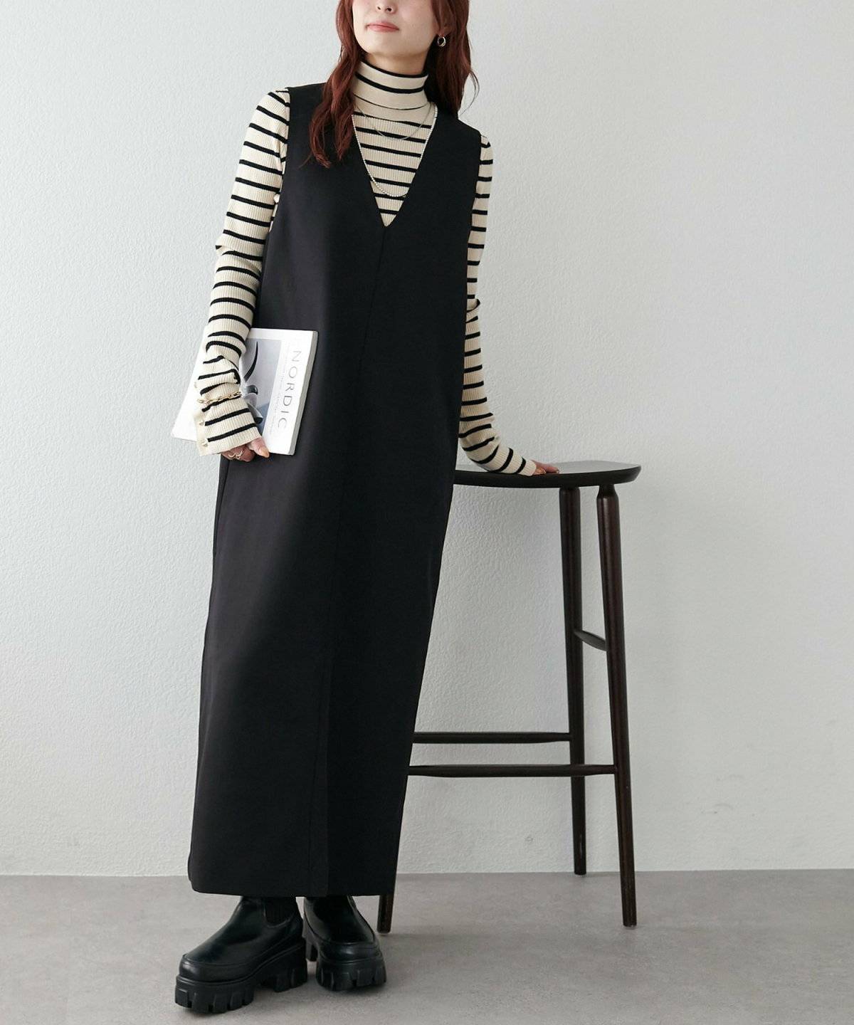 ワンピースコーデの女性