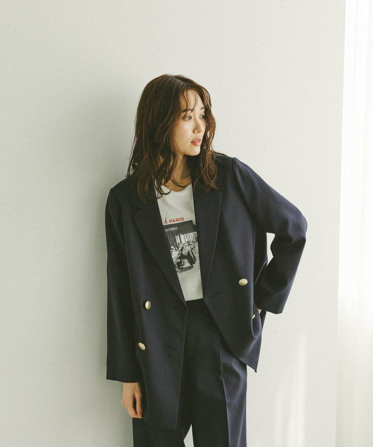 セットアップコーデの女性