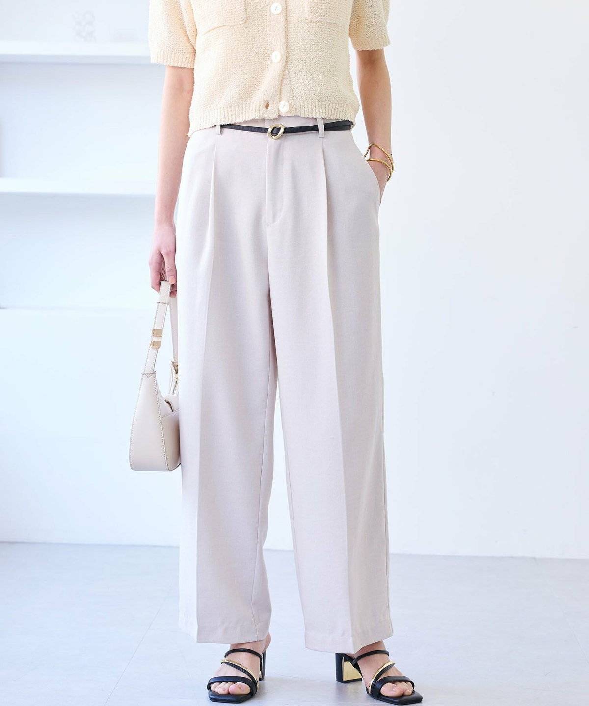 白パンツを使ったコーデ