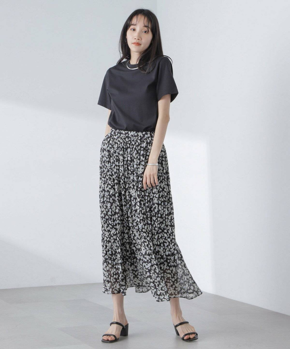 小花柄スカートを使ったコーデ