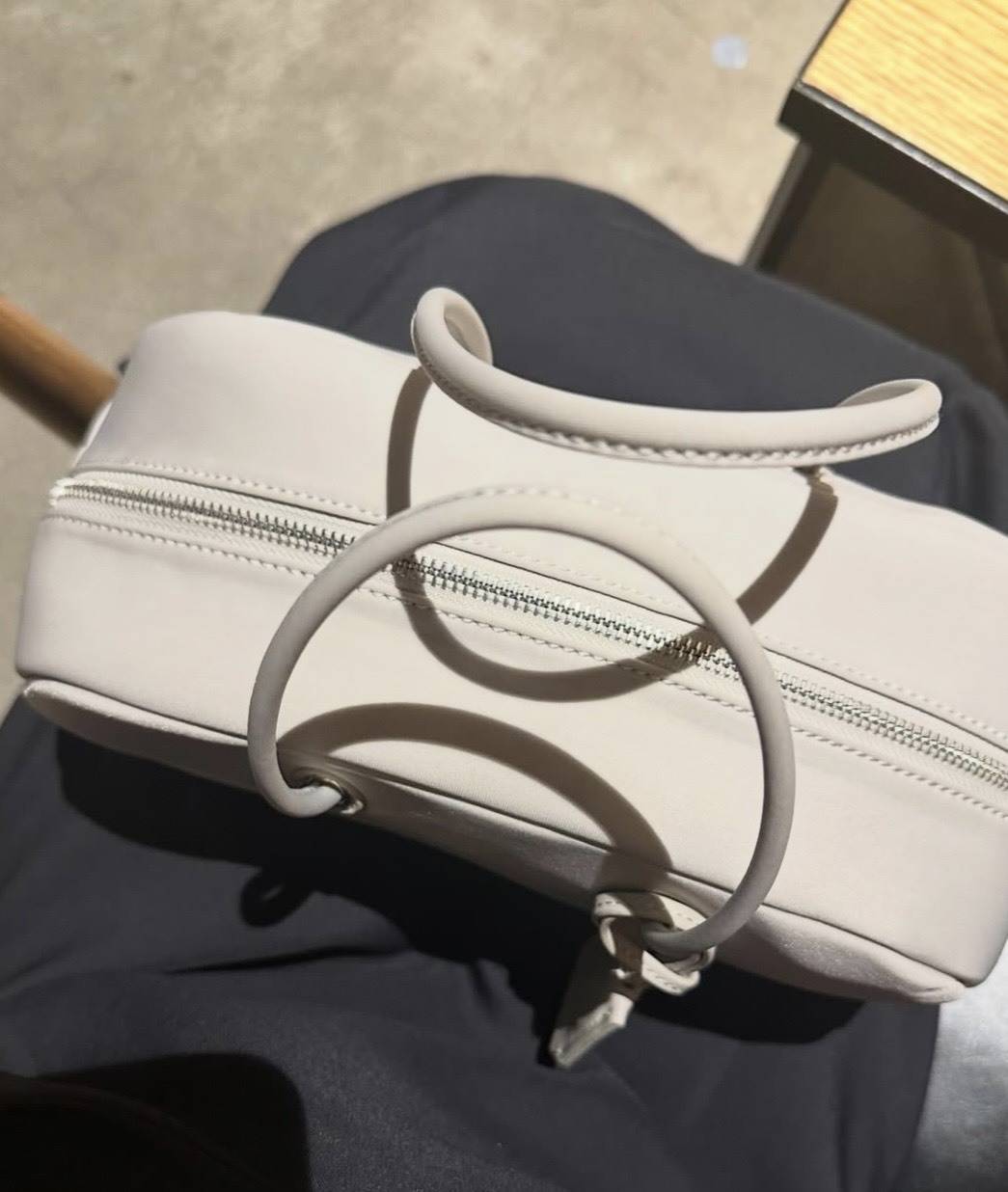 EDITAの横長ハンドバッグ