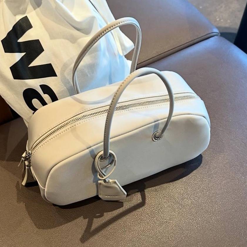 EDITAの横長ハンドバッグ