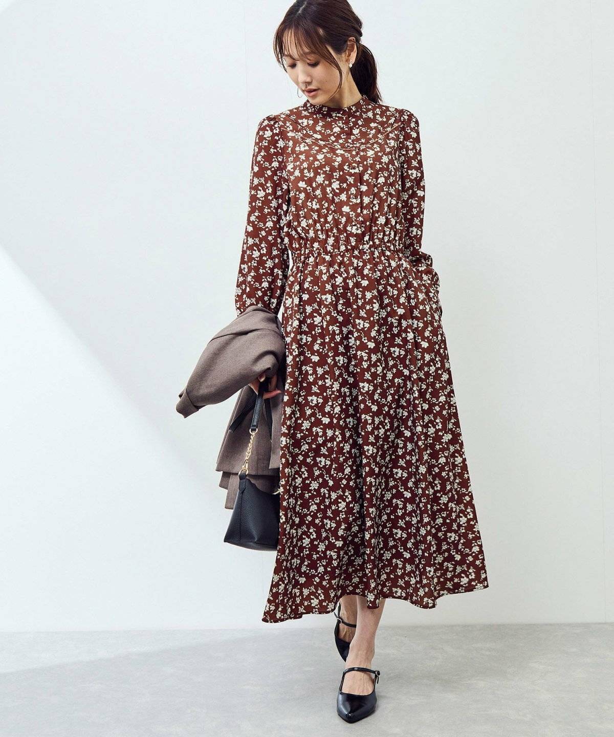 小花柄ワンピース