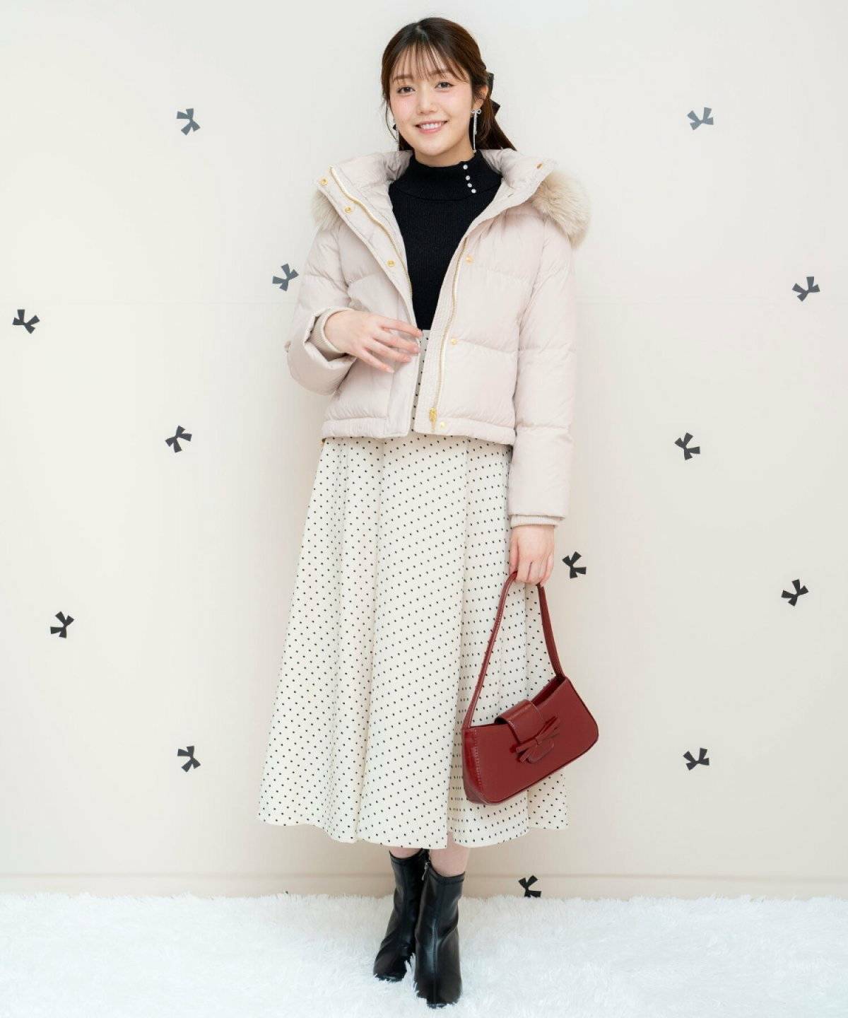 スカートコーデの女性