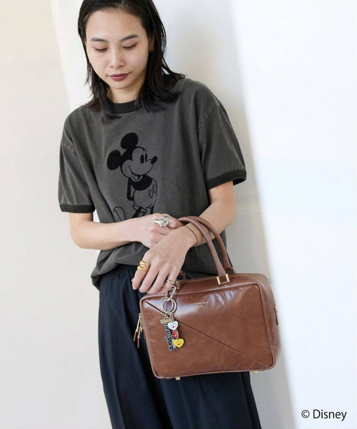 夏コーデの女性