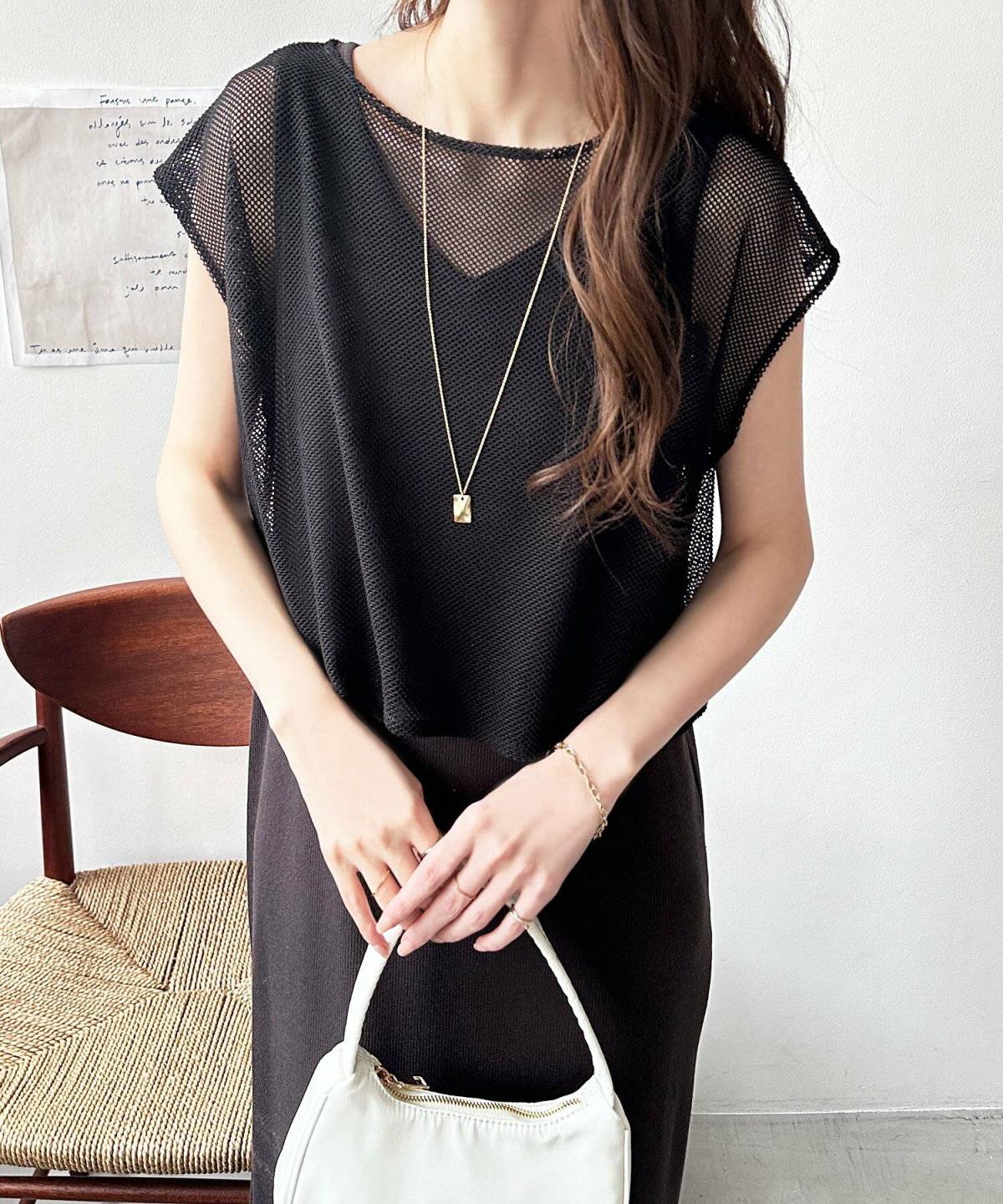 ワンピースを着た女性