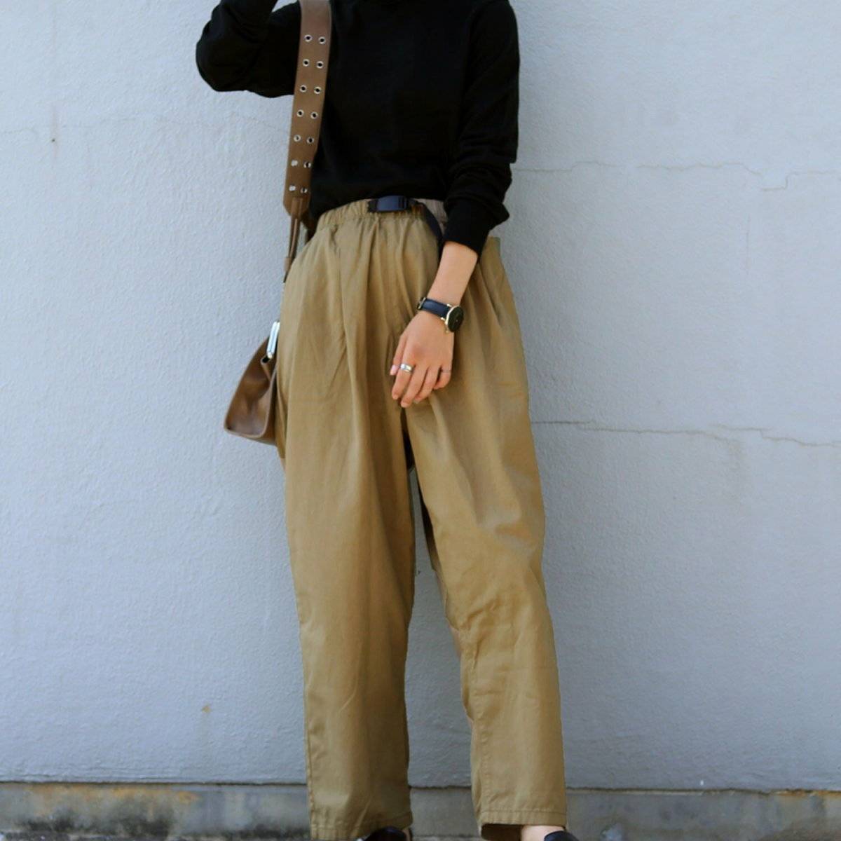 秋コーデの女性