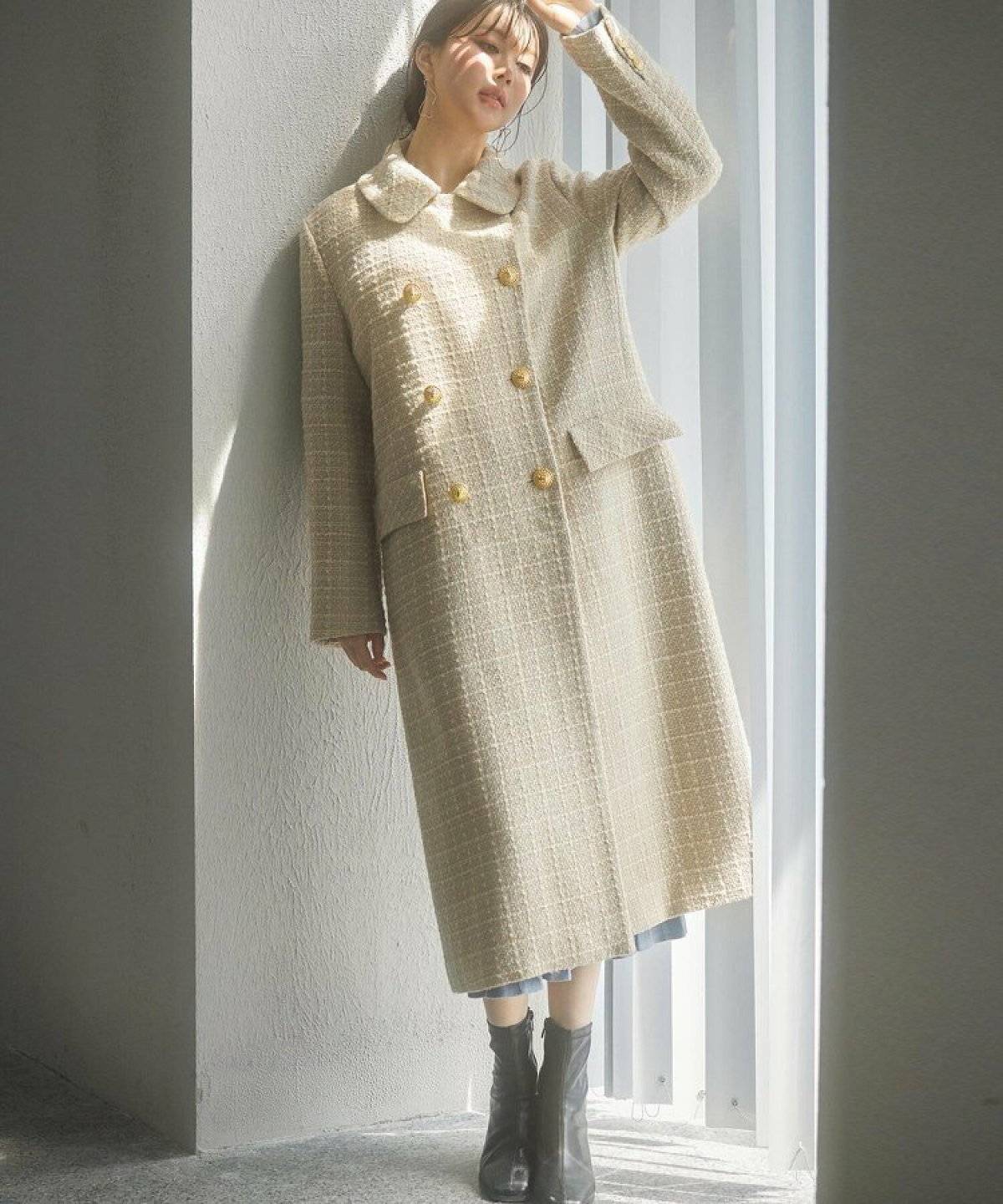 スカートコーデの女性