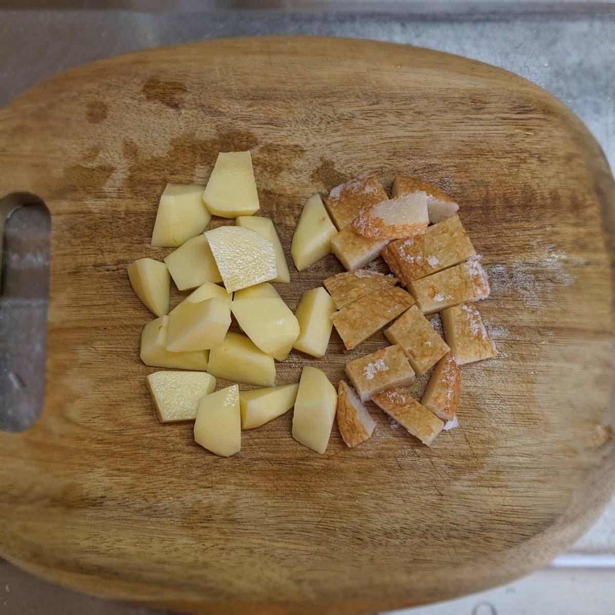 JAグループ公式の「揚げじゃがいもとさつま揚げの甘辛絡め」のレシピ