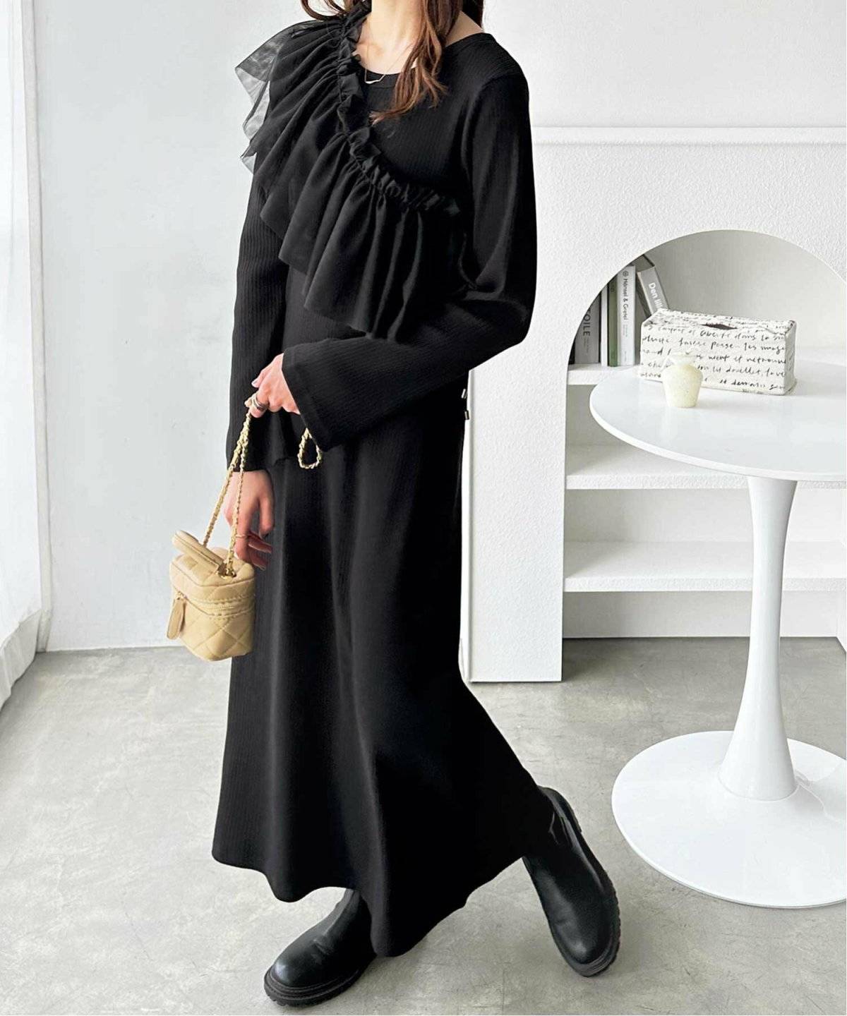 ニットワンピースコーデ