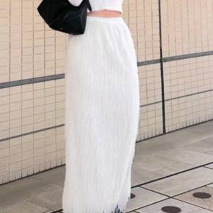 上品なのに華やか♡「シャギータイトスカート」のぬくもり抜け感コーデ