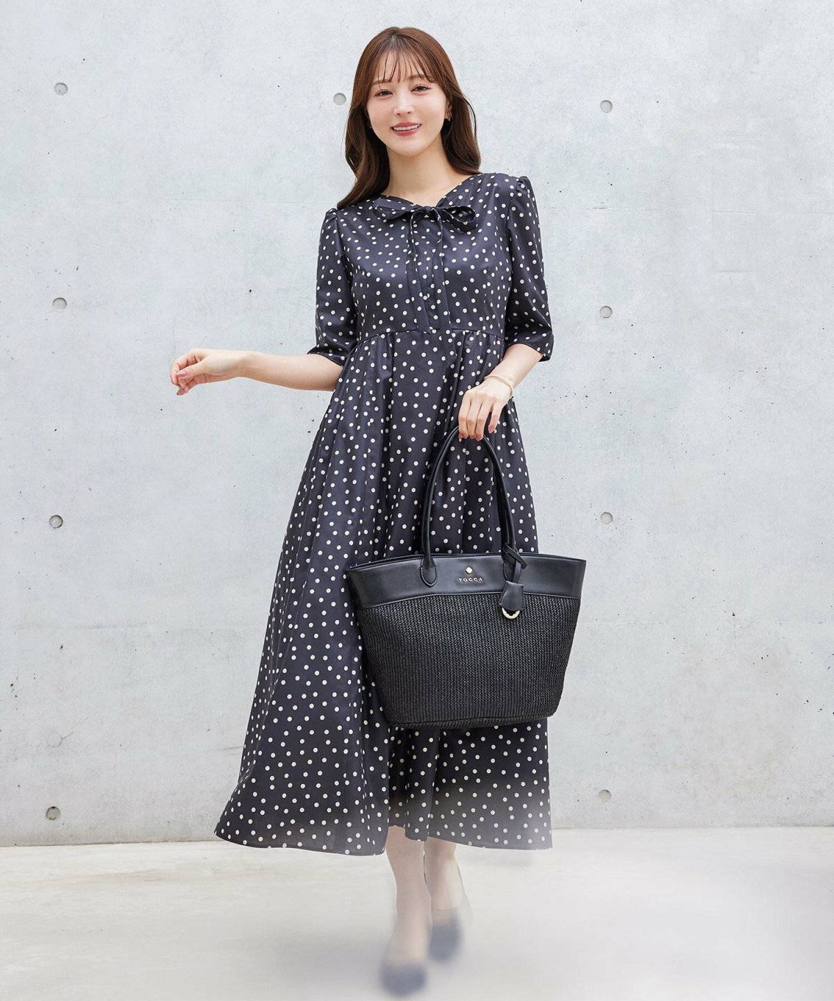 ドレスコーデの女性