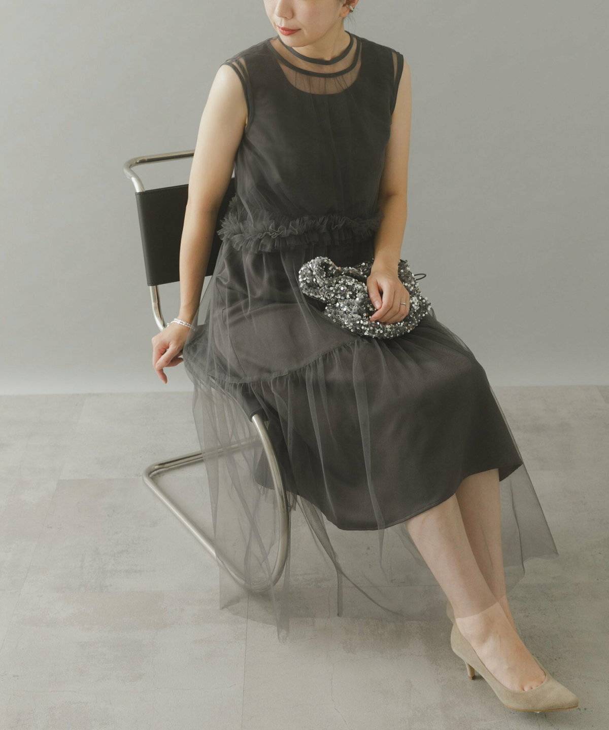 ドレスコーデの女性