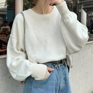  デニムパンツコーデ 