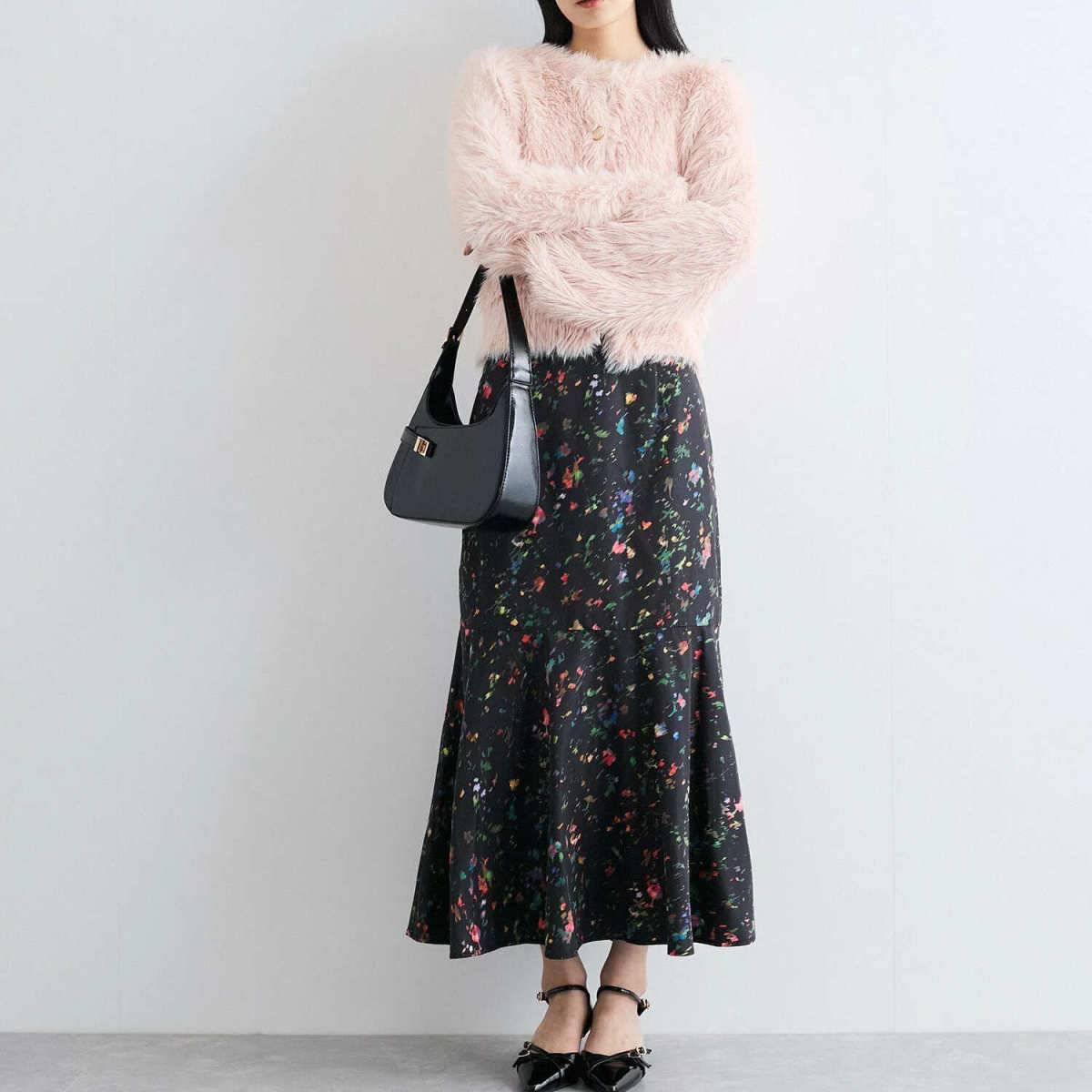 スカートコーデの女性