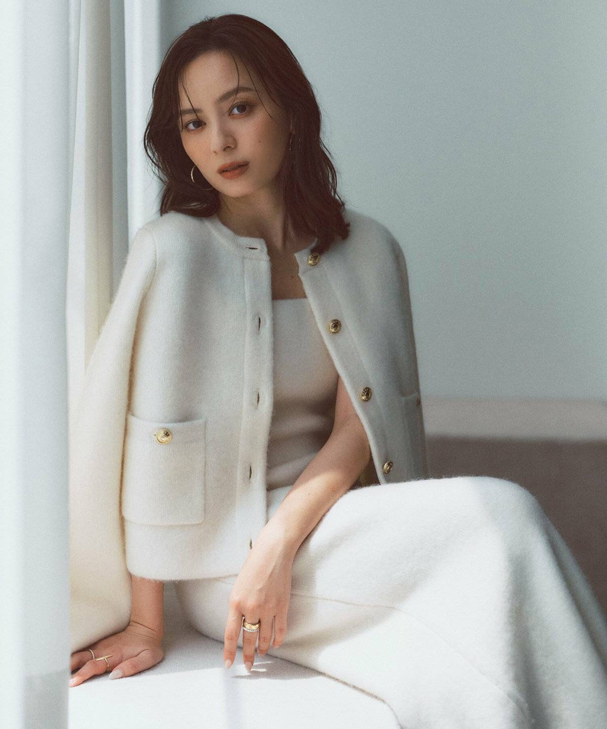 ワンピースコーデの女性