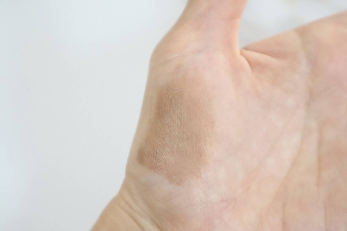 rom&nd「ハンオールブロウカラ 」スウォッチ