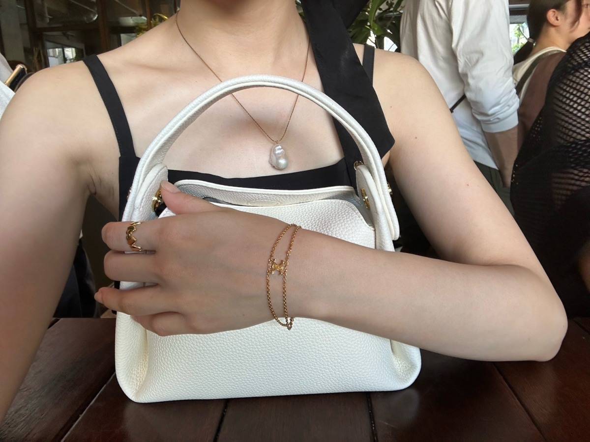 セリーヌ「トリオンフ ダブルチェーンブレスレット」