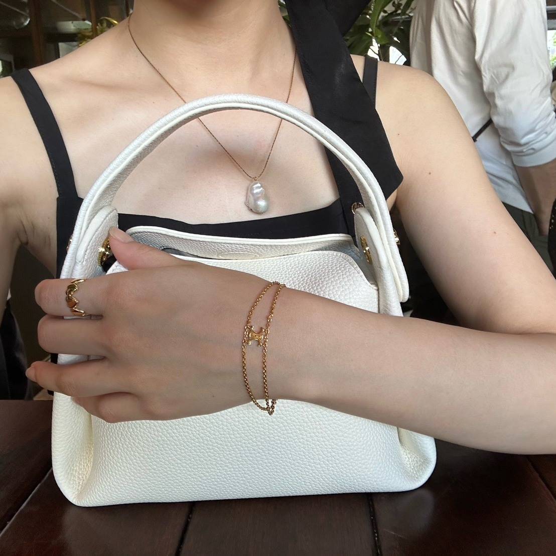 セリーヌ「トリオンフ ダブルチェーンブレスレット」