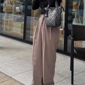 楽ちんなのにきちんと見え♪オフィスにも使える「セレクトモカ」の神パンツ