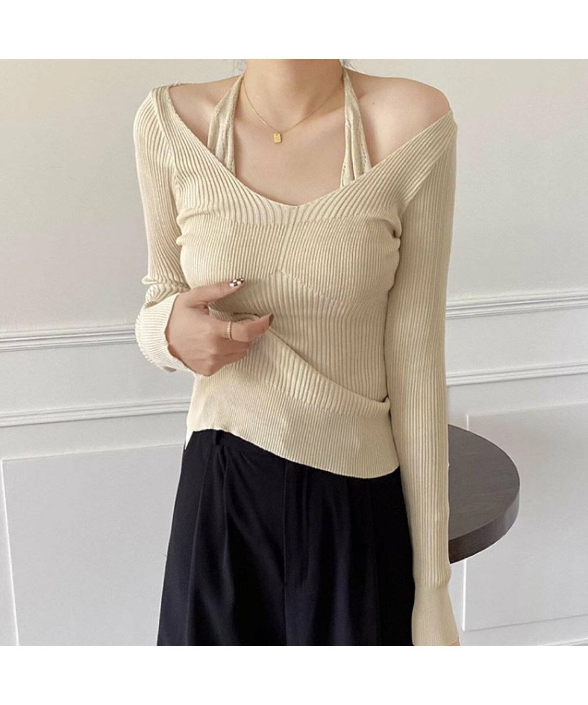 パンツコーデの女性