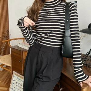 【冬編】胸を強調するコーデおすすめ15選♡オフィスにもOKなきれいめな服装とは?