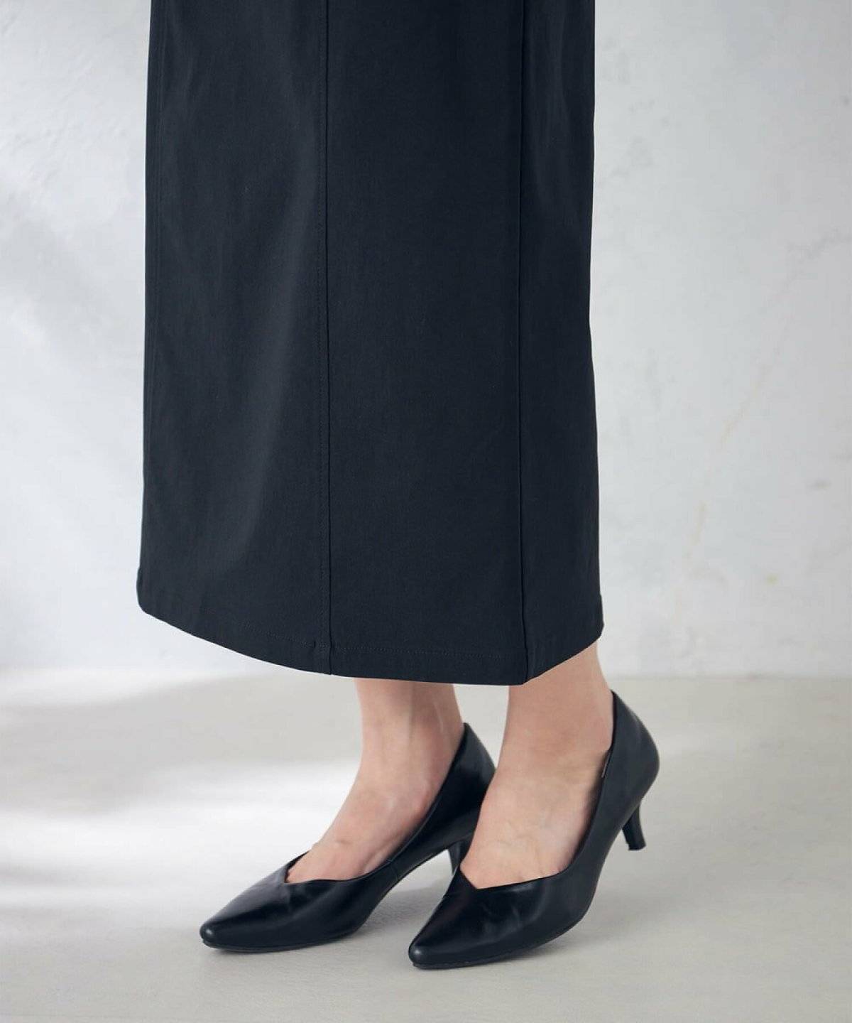 スカートコーデの女性